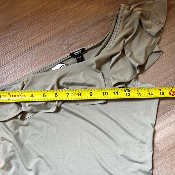 Express Sage Green One Shoulder Ruffle Body Contour Top NWT M - Picture 3 of 4